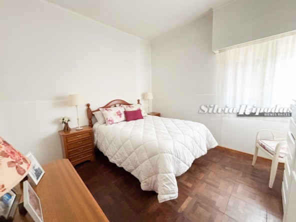 E4D4592B-DACC-44FF-8ACD-E68E1A83B9BB