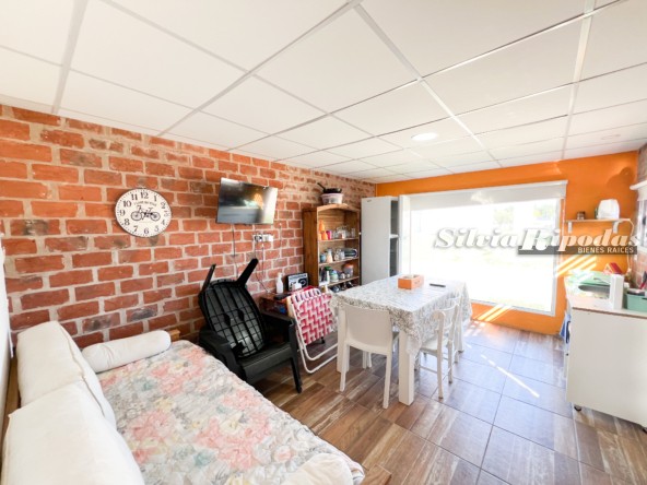 21A26316-F550-4AF3-B522-9C7AFEDFCFB7