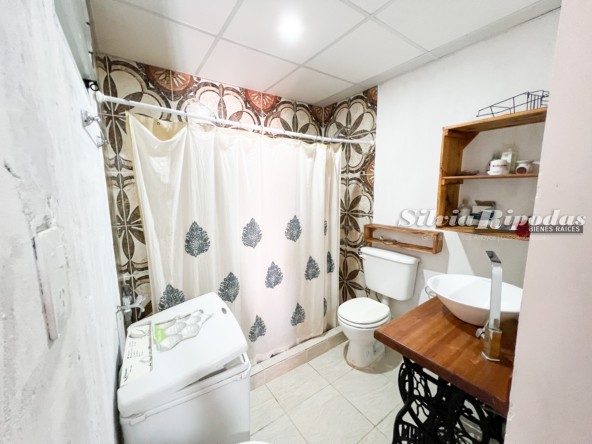 3B4D856C-7F3F-4F5E-B30A-D4752F58917C