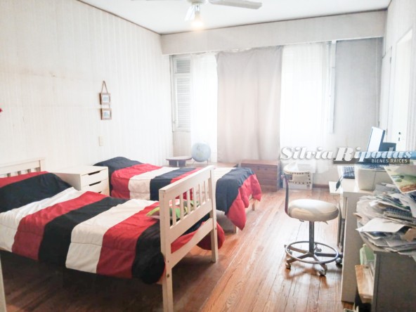 79427983-D793-4922-A5C5-518C4834A1FD