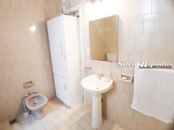 ADE1FBB6-74C9-4EE0-8228-BB1538EC125D