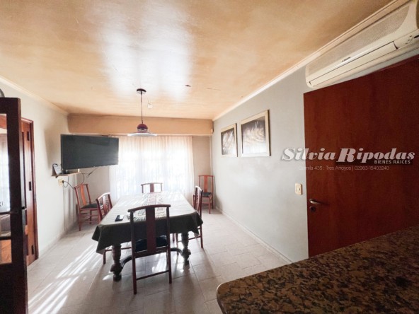 DA24923D-3C43-42A8-BB13-C8446B07FD52 2