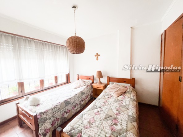 90F93408-EB25-4BD6-81E9-A07C320D5A2D