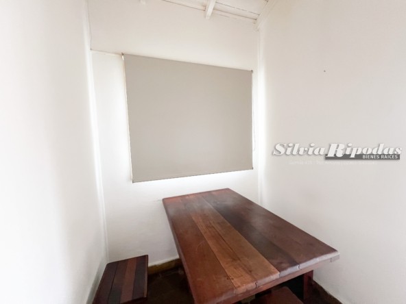 FC070166-462B-4FE1-B7F7-0947A4491BD1