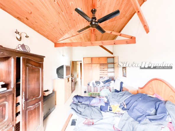 90AD134E-D008-489E-B42B-DE4F3C452B6C 2