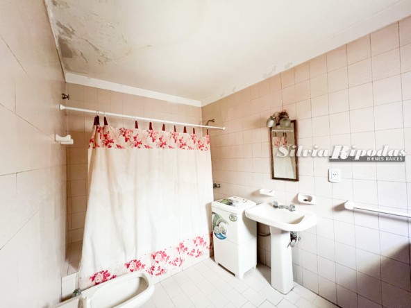 B0F40AA8-C377-4FF0-BEF8-24153455E06F 2