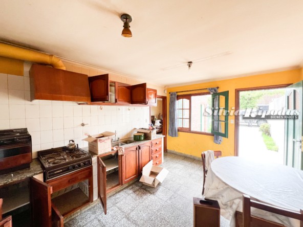 D4873410-C671-471C-9300-DE0FC2B968E1 2