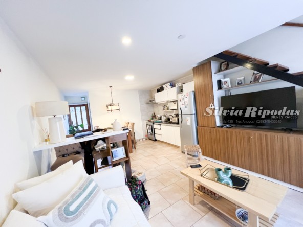 BA8F65D2-6400-4056-A5B4-BCAC7C64061B