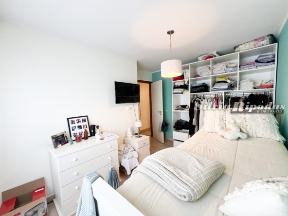 D85BA794-1D29-4812-B177-73BAB434D473