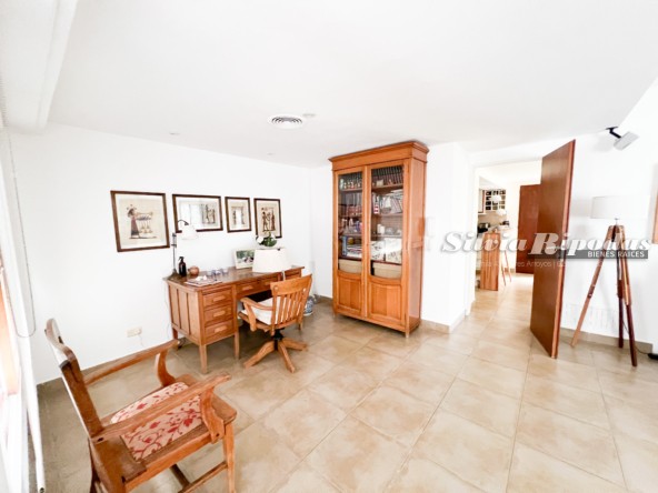 1CD43939-04FA-4E1C-A152-030D0AD9A0F4