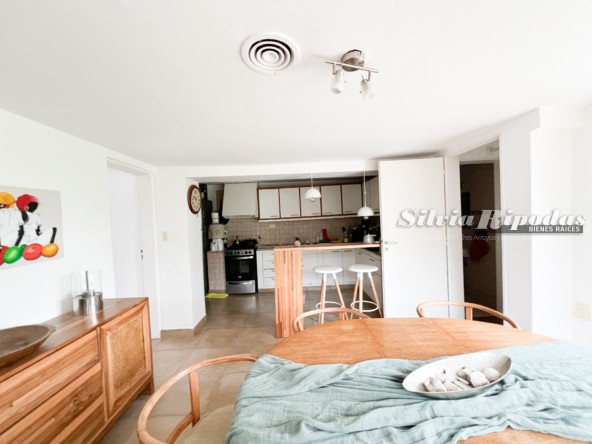 AEEB10A3-81A9-4596-A320-CCA12763C85F