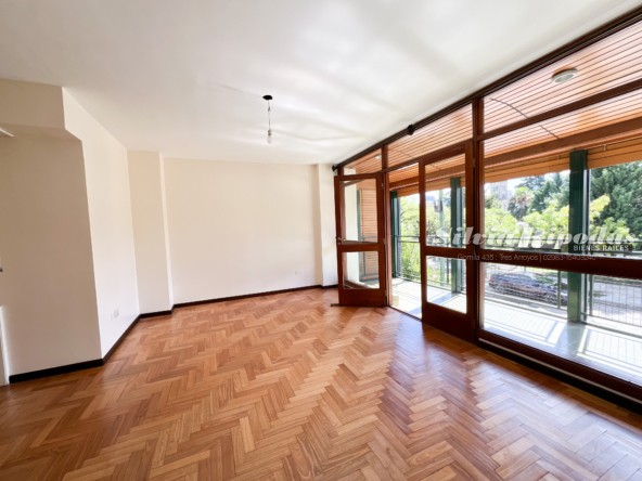 4CF6C8F1-7191-4C4C-97A7-96F2A2388663