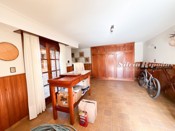 5895257C-6E27-4823-898C-6FD587C7B6ED