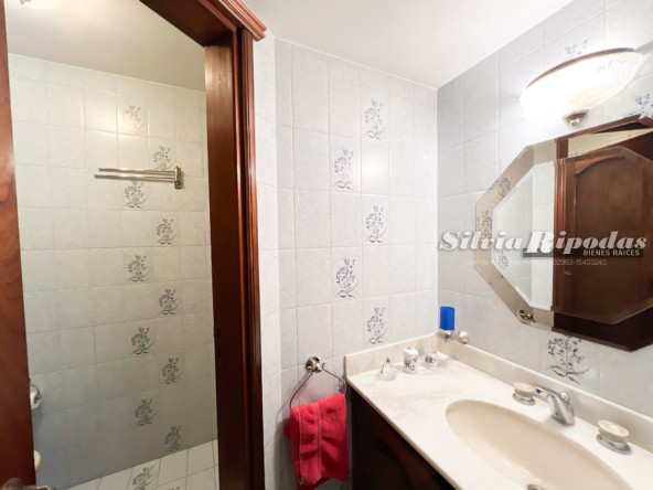 EC6EDF2C-7EE8-4BDD-96FE-C184D9151D63