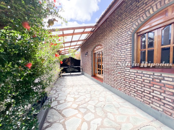 F04ADDB1-FADB-44F7-94F0-F9F2F8F7FBF8