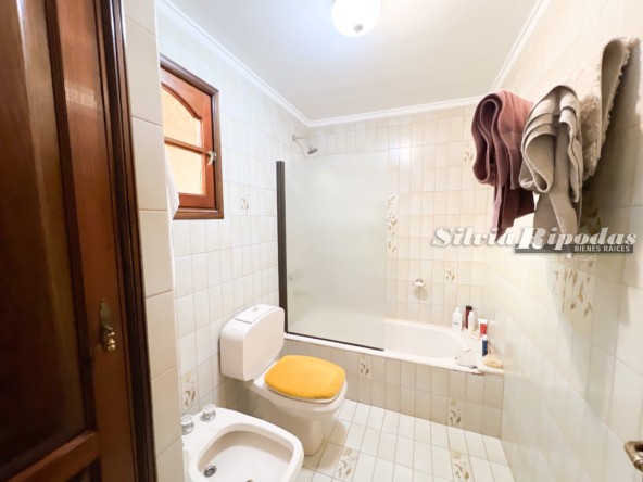 FCB87F75-B994-438A-B0C6-EB6BCE247FFD