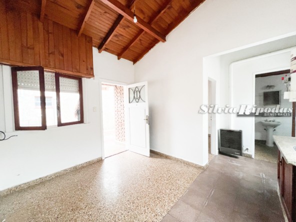 183DFCC8-A4A0-472F-932E-DA30EEA90348